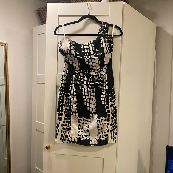 Vintage versus Versace dress - Picture 5 of 7